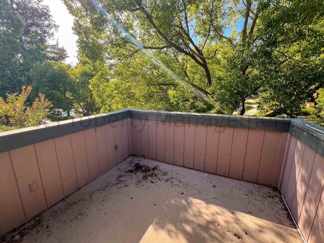 Building Photo - Perfect Shape Warm Springs Condo next to J...