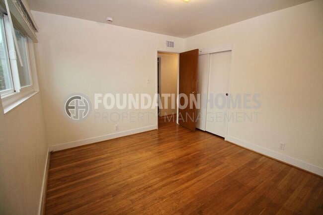 Building Photo - 599 Tamarack Dr