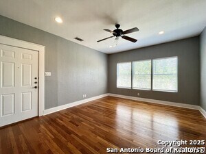 Building Photo - 1535 W Woodlawn Ave