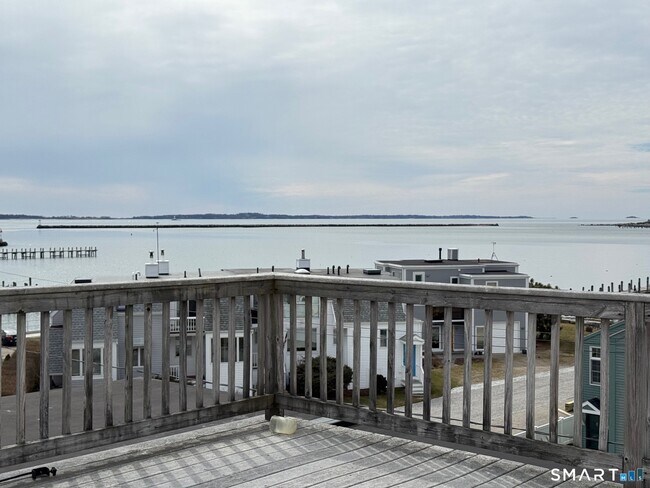 Building Photo - 3 Gold St