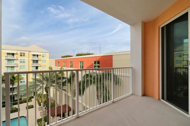 Building Photo - 804 E Windward Way