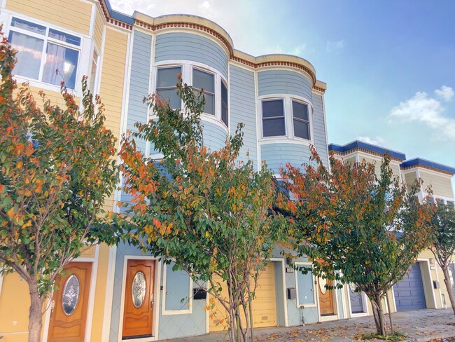 Primary Photo - Tri-Level 3 Bed, 3 Bath Bernal Heights Tow...