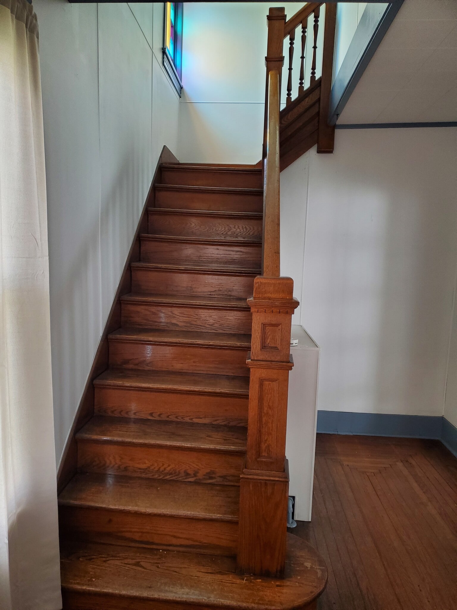 Stairway to 2nd floor - 507 W Mahoning St