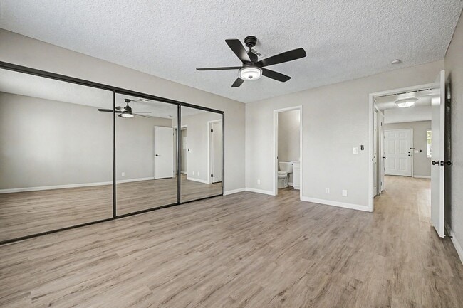 Building Photo - 2 Bedroom Condo just off Summerlin Pkwy w/ views of pool