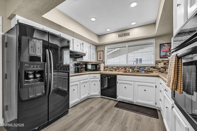 Building Photo - 1490 Foster Dr