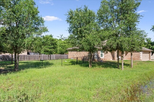 Building Photo - Morgan's Point 3/2 pristine!