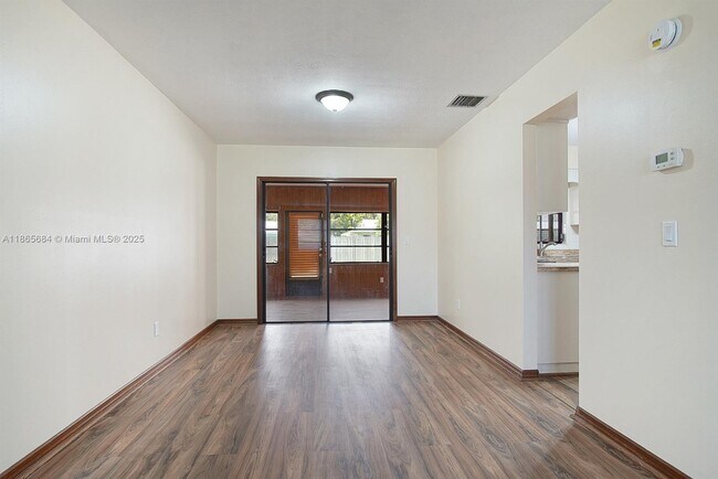 Building Photo - 525 SE Brookside Terrace