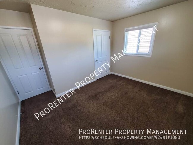 Building Photo - 4749 S 200 E