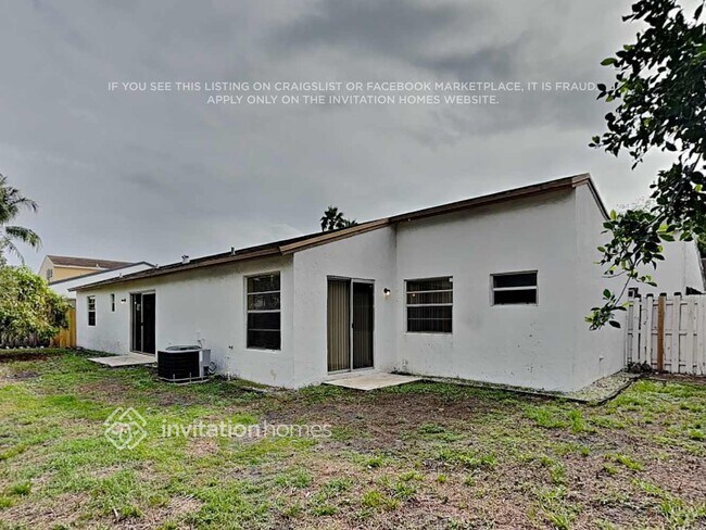 Building Photo - 14641 N Beckley Square