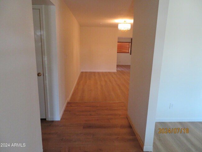 Building Photo - 11246 N 50th Dr
