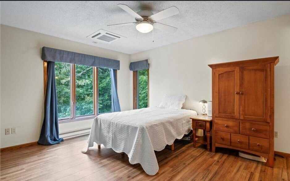 Building Photo - 14838 Kendall Ct