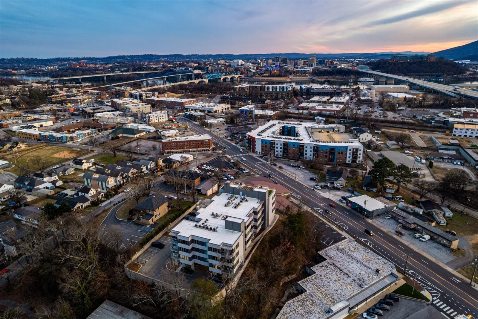 Building Photo - 411 Fairpoint St