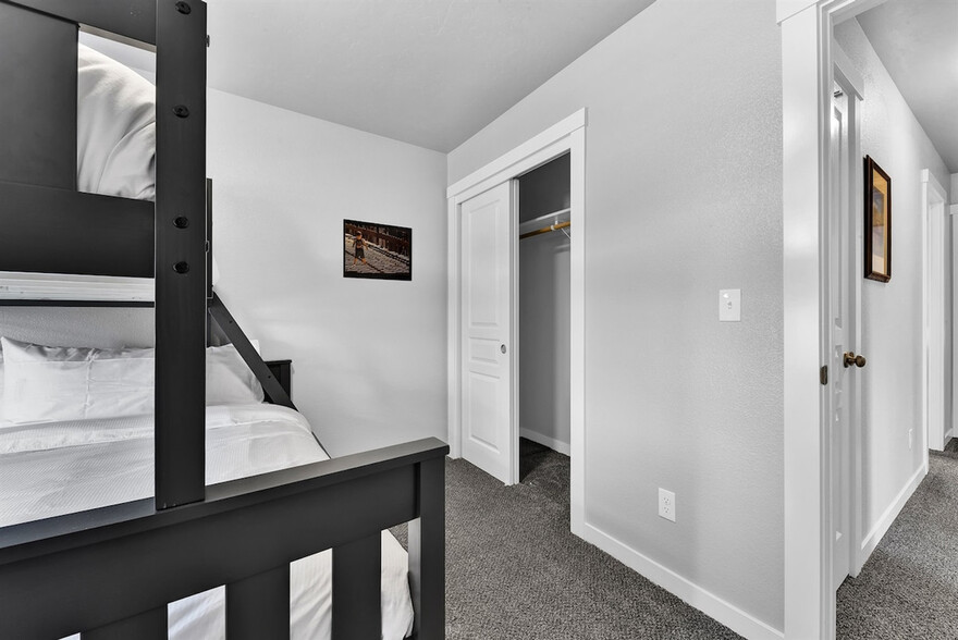 Building Photo - 2263 N Meadow Lake Pl