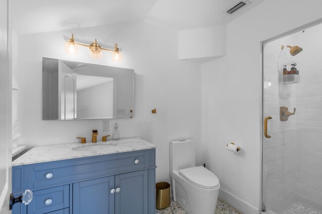 Building Photo - 419 30th St