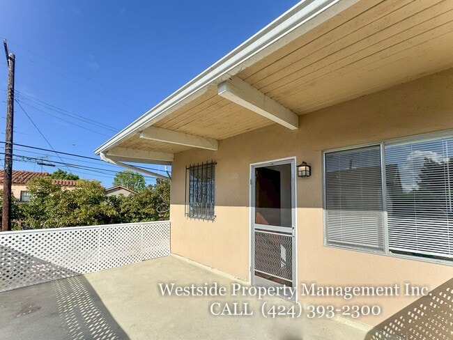 Building Photo - 5319 Inglewood Blvd