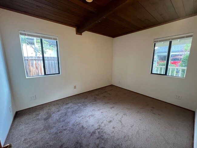 Building Photo - Charming Duplex for Rent in Cupertino - $3...