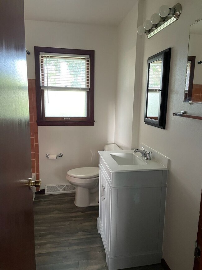 Building Photo - 1514-1520 Alden Rd