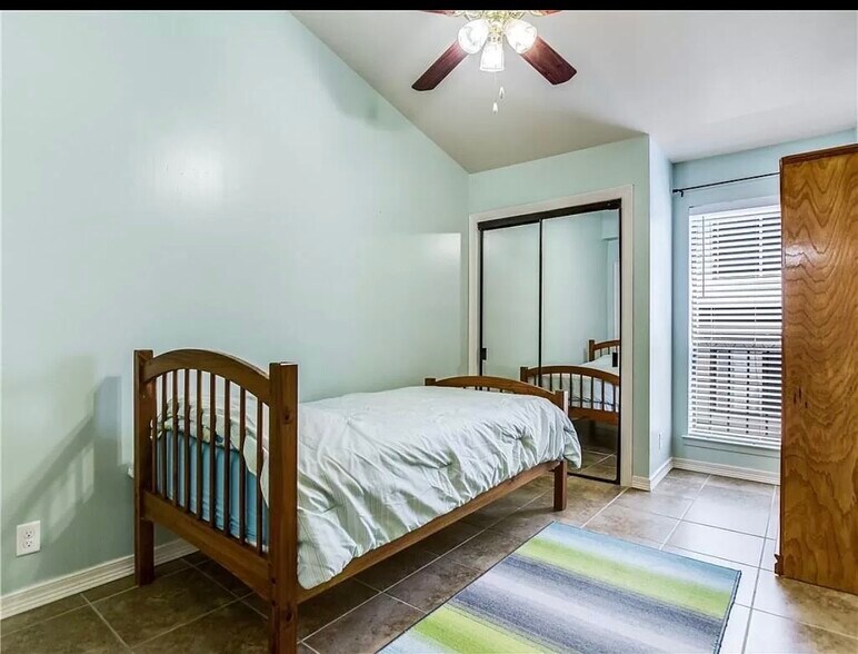 Building Photo - 2905 Swisher St