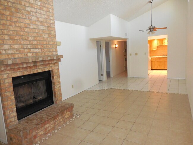 Building Photo - 3110 Isla Marino St