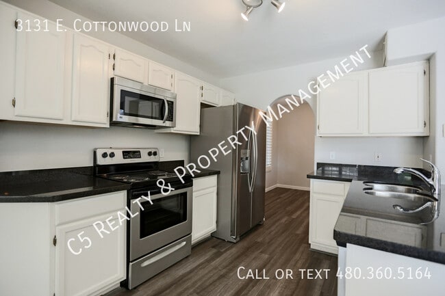 Building Photo - 3131 E Cottonwood Ln