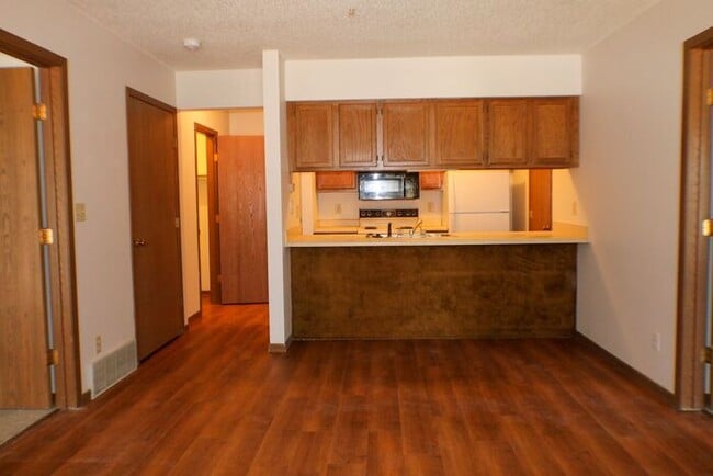 Building Photo - $1,195 | 2 Bedroom, 2 Bathroom Apartment |...