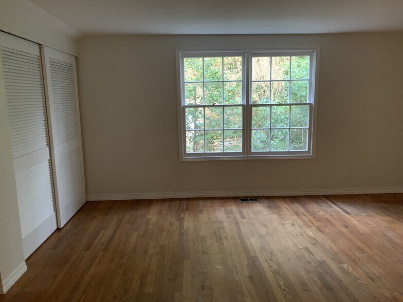 Building Photo - 1760 SW 90th Ave