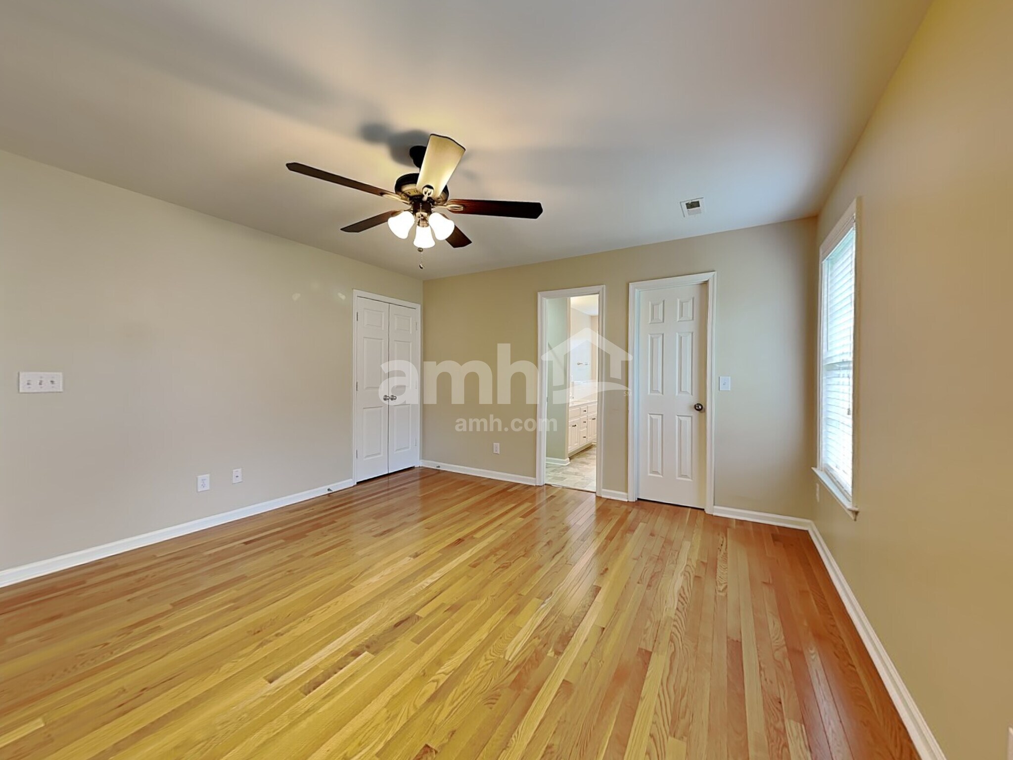 Building Photo - 3915 Red Hill Ct