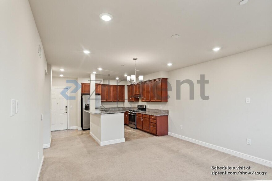 Building Photo - 1368 El Camino Real