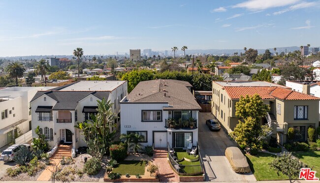 Building Photo - 1323 Ridgeley Dr