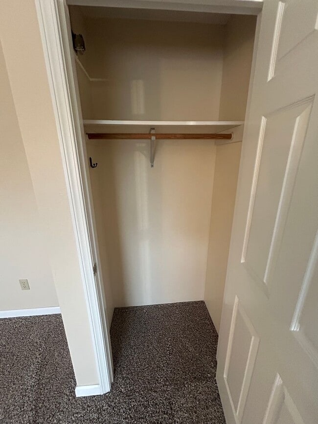 Building Photo - Two Bedroom One Bathroom Duplex For Rent in Bellingham