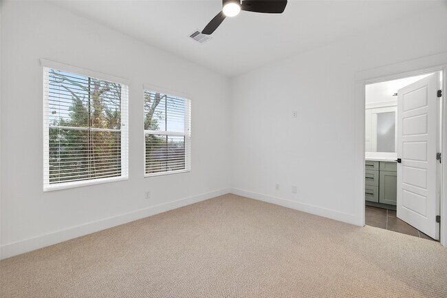 Building Photo - 314 Neyland St