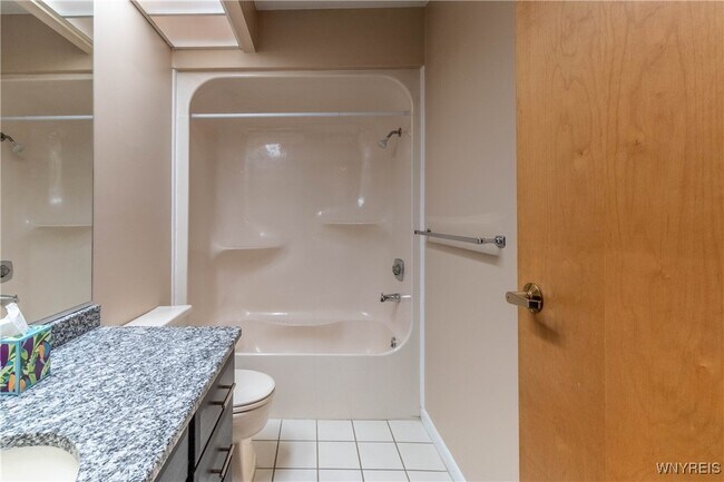 Building Photo - 1105 Youngs Rd