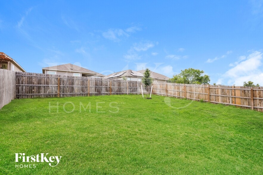 Building Photo - 6754 Hatchery Way