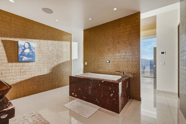Building Photo - Waldorf Astoria 4707-Strip/City/Mtn Views from this Stunning 2Bd/2.5Ba Residence