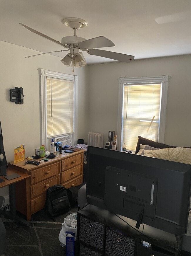 Building Photo - 37 Wyckoff St