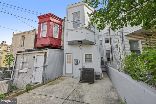 Building Photo - 1628 E Biddle St