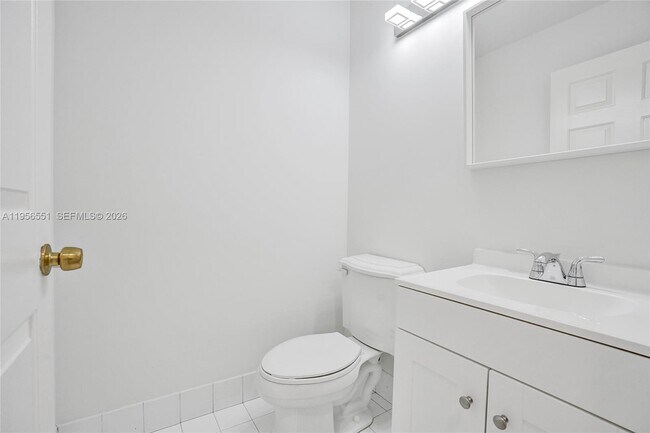 Building Photo - 5409 SW 41st St