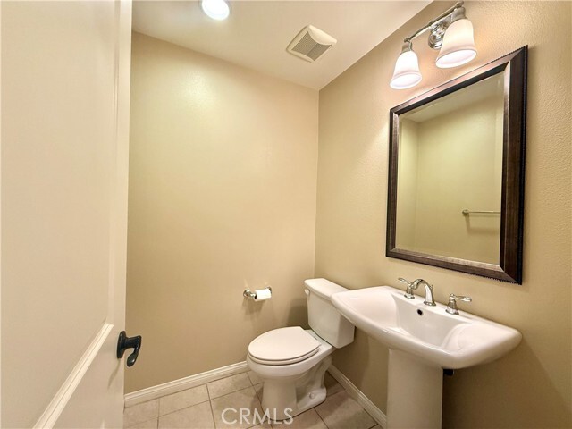 Building Photo - 467 Raya Ln