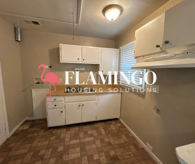 Building Photo - 4665 Owens Dr