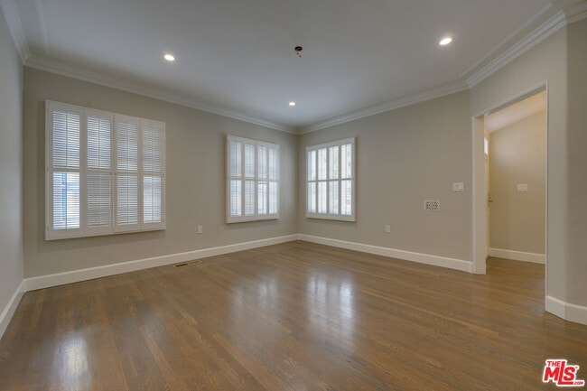 Building Photo - 234 S Spalding Dr