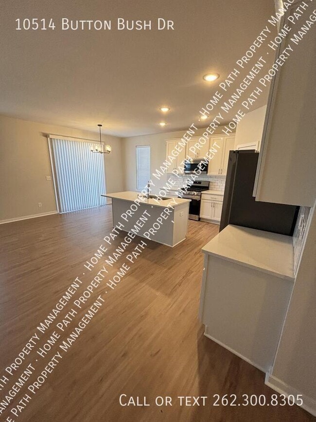 Building Photo - 10514 Button Bush Dr