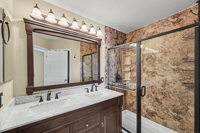 Building Photo - Fantastic Home in the Desirable Sterling Hills Neighborhood