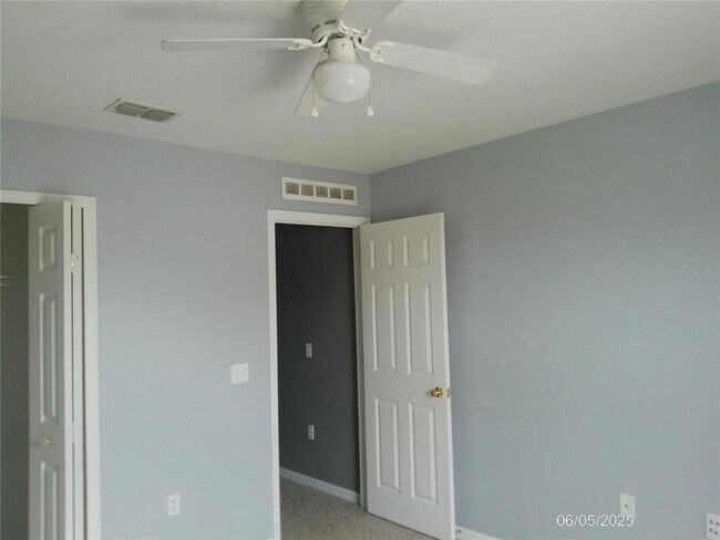 Building Photo - 200 Fish Hawk Dr