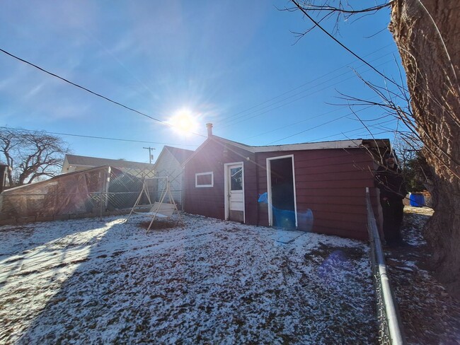 Building Photo - 3 Bedroom with a Garage in South End Superior