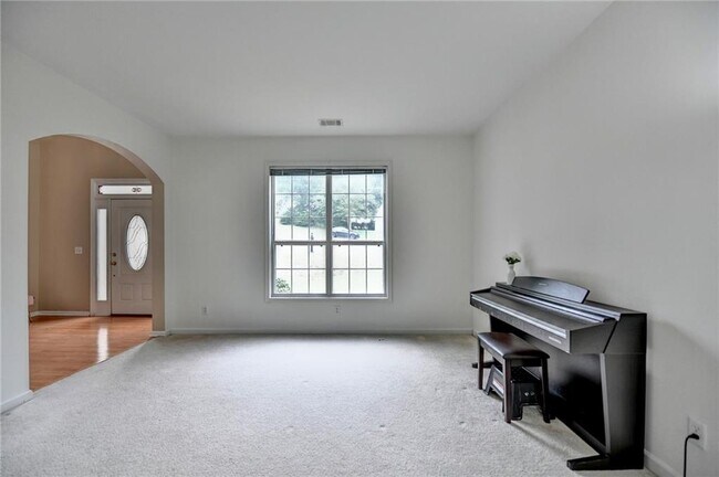 Building Photo - 2172 Woodbriar Dr