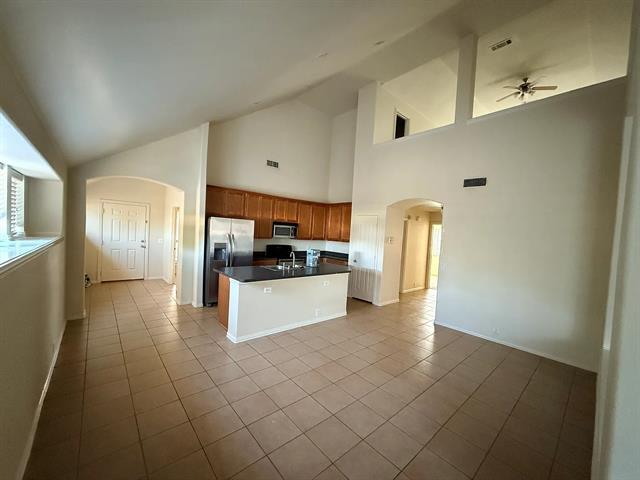 Building Photo - 661 Shotwell St