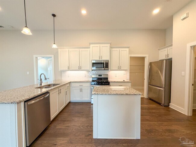 Building Photo - 5841 Winifred Ave