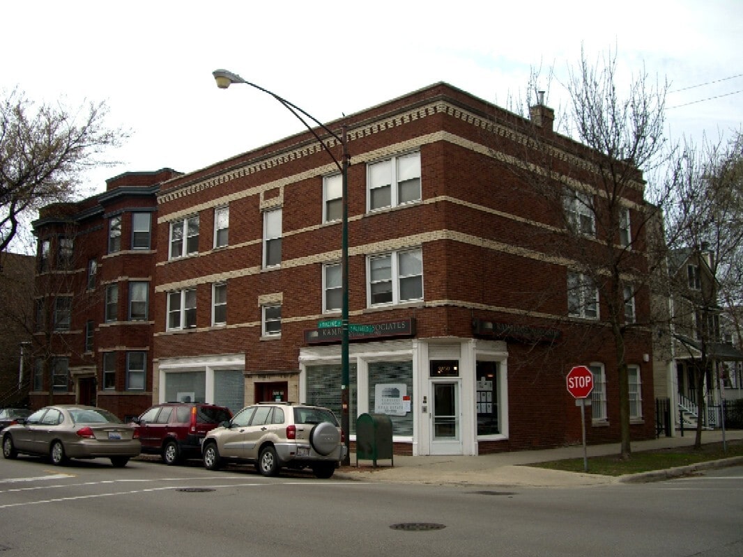 Building Photo - 2458 N Racine Ave