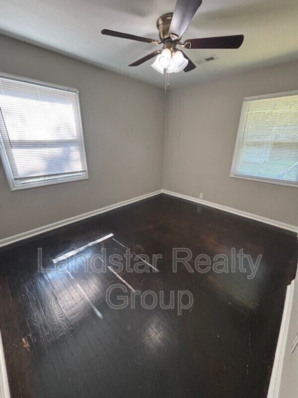 Building Photo - 5406 Catalina Ave