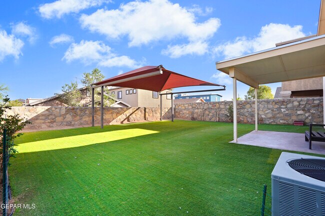 Building Photo - 12323 Sombra Grande Dr